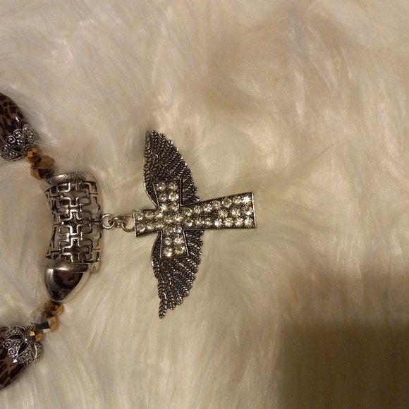 Leopard & Stone Cross Wings Chunky Necklace Earring Set - Picture 3 of 4